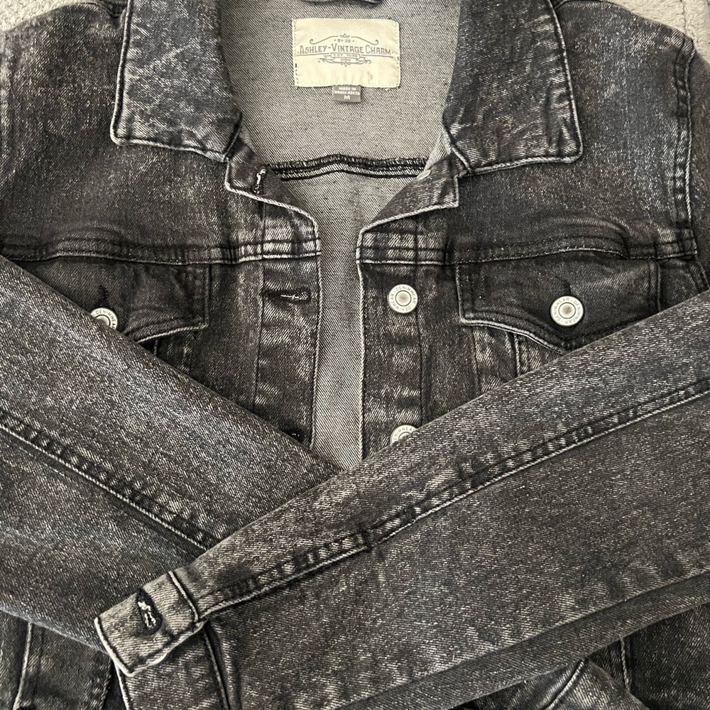 Stoned Washed Cropped Jean Jacket
